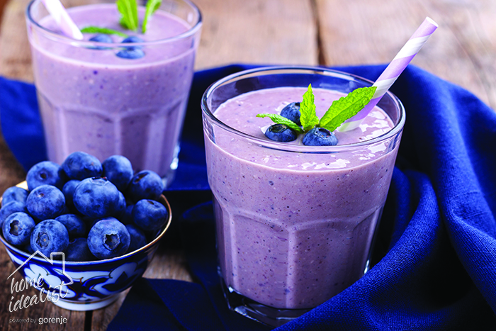 blueberry-smoothie-wirh-greek-yoghurt